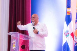 Padre José Victoriano, S.J. ofrece charla magistral sobre la misión docente desde la perspectiva ignaciana