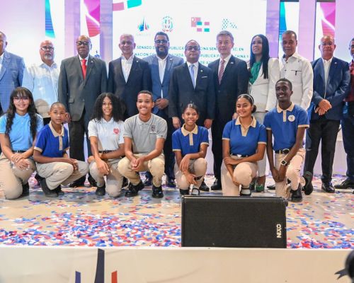 Rector del IPL pronunció discurso en entrega de kits educativos a más de 3 mil estudiantes